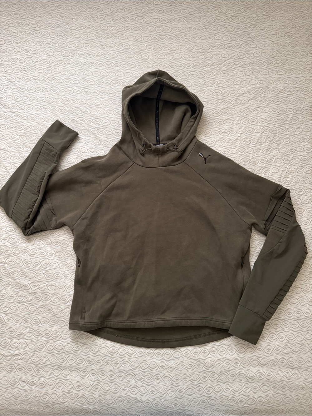 PUMA keeps you dry olive green hoodie super soft large